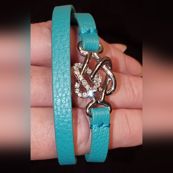 Lia Sophia wrap bracelet, turquoise. 14" with rhinestones and silver. - Picture 3 of 5